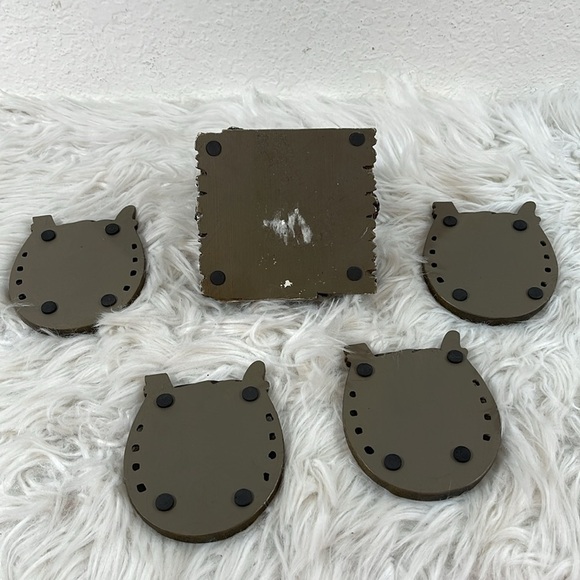 Horseshoe Coaster Set with Holder Collectible Wood Look - Picture 5 of 12